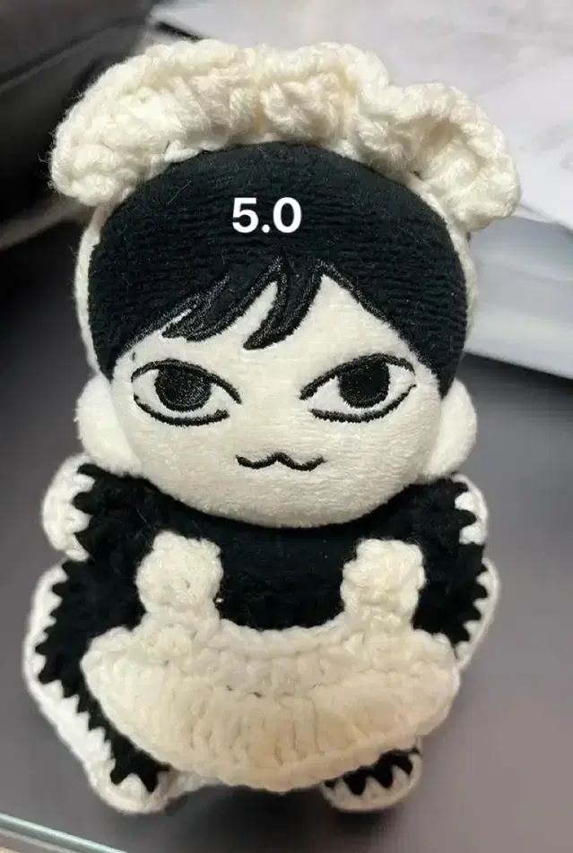 (가격인하)더보이즈 인형 마물쭈 주연 메이드복 인형옷 10cm