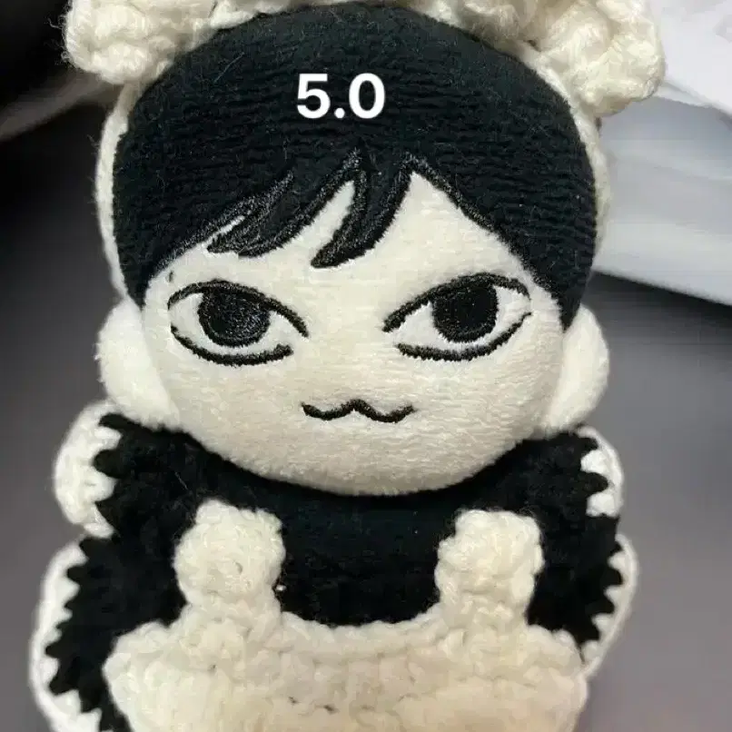 (가격인하)더보이즈 인형 마물쭈 주연 메이드복 인형옷 10cm