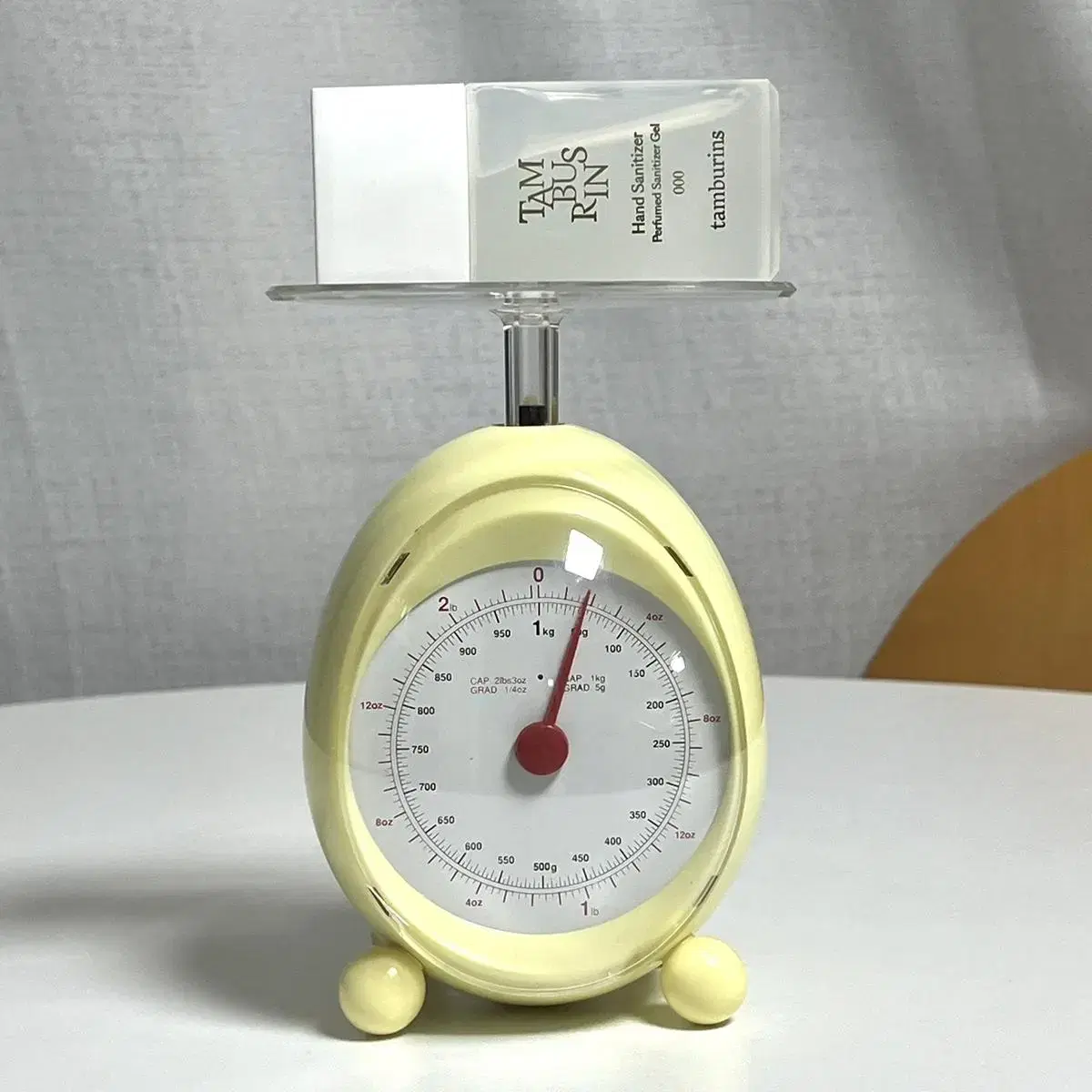 Vintage Scale 빈티지 저울 (yellow)