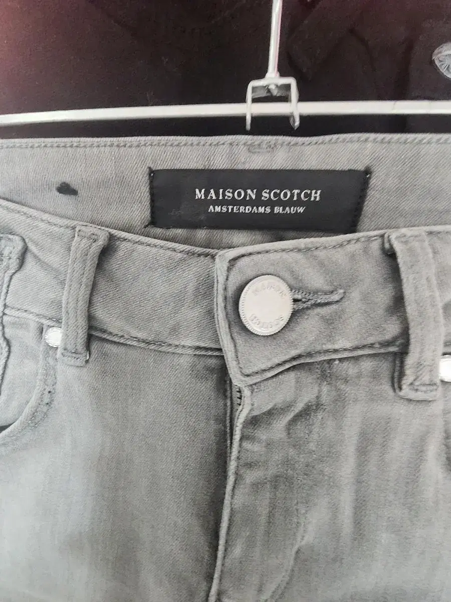 네덜란드 프리미엄진 Maison Scotch 슬림핏 그레이 데님 27