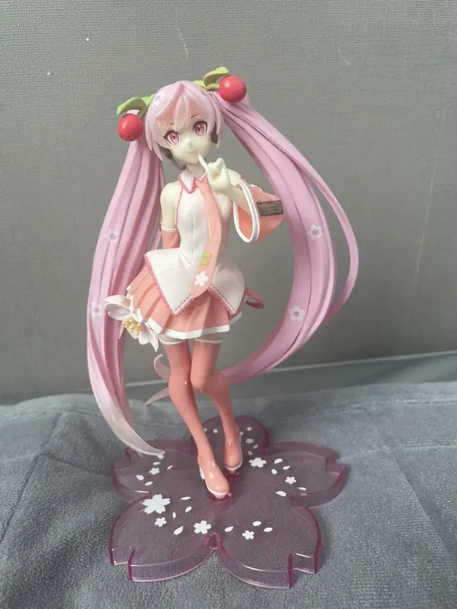 Last Price) Hatsune Miku Figures Sakura Miku Figures Sells