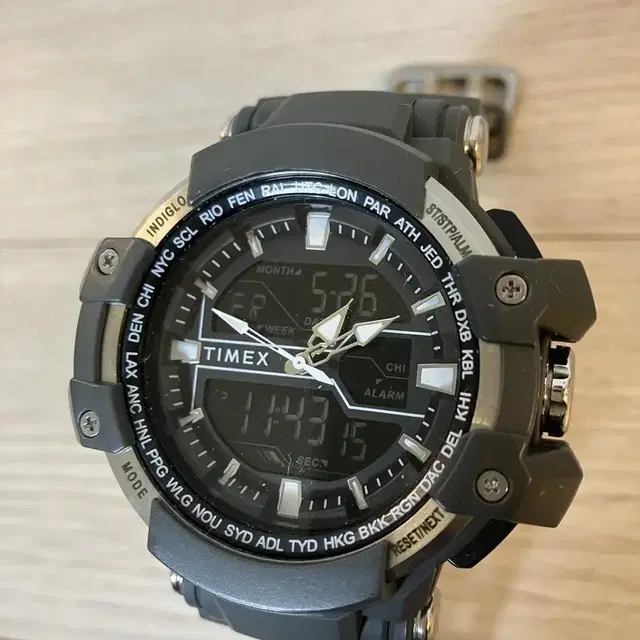 손목 시계 TIMEX TWSM22600 타이맥스