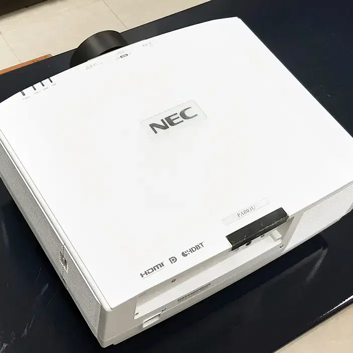 NEC PA803U 8000안시 WUXGA 교회 강당용 중고빔프로젝터