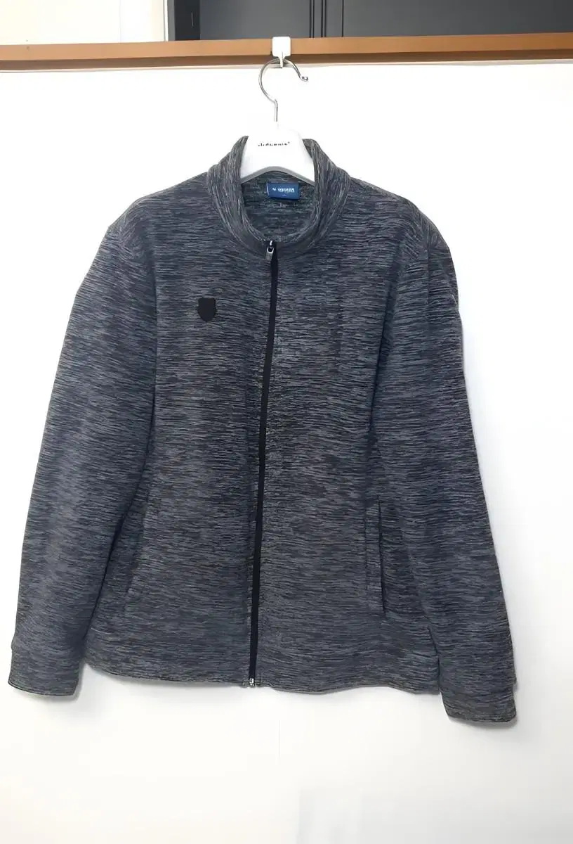 (L) Caseweave Knit Zip Up