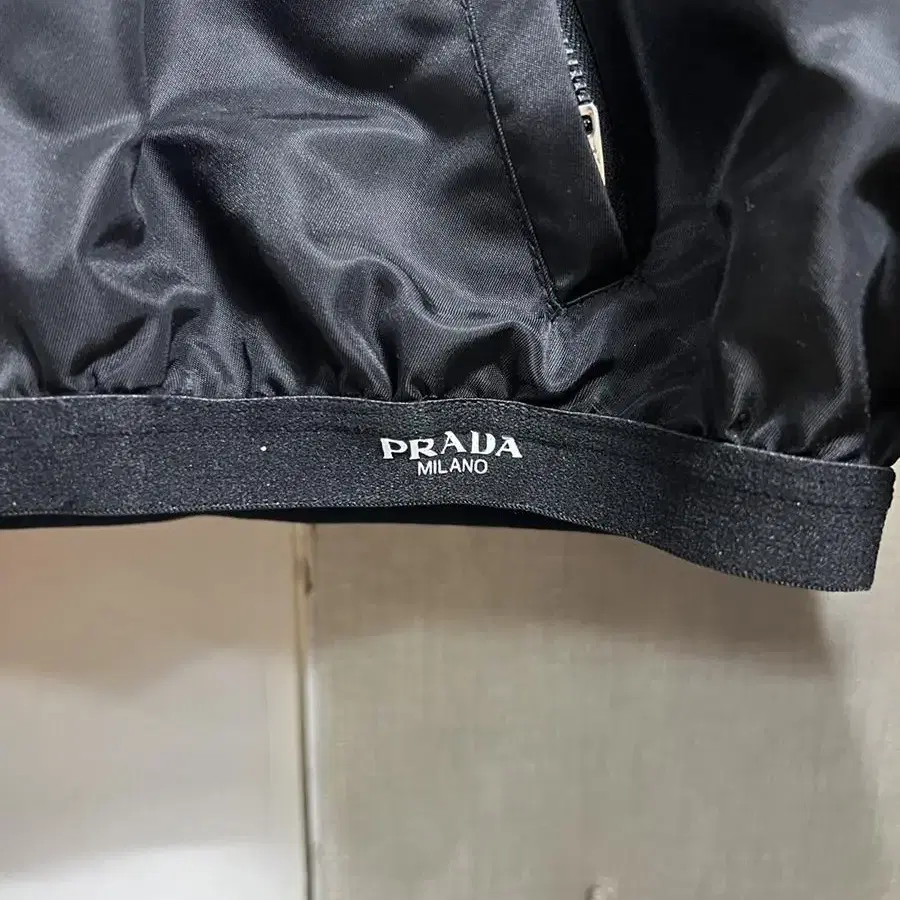 Prada 리나일론 블루종 크롭 재킷