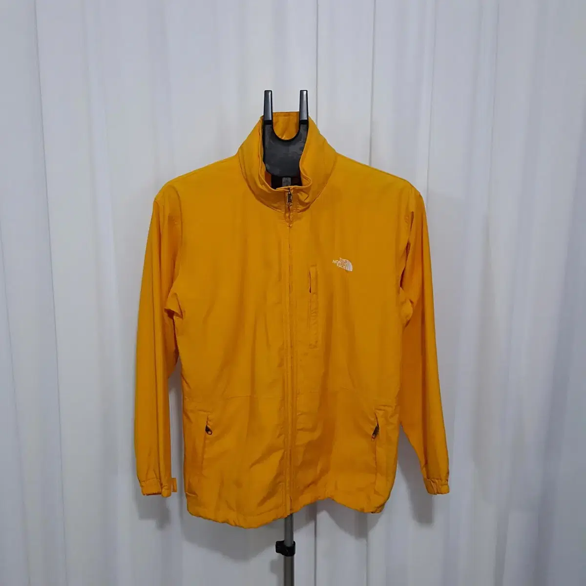 The North Face Hooded Windbreaker Size 95Recommended Oil Cabinet