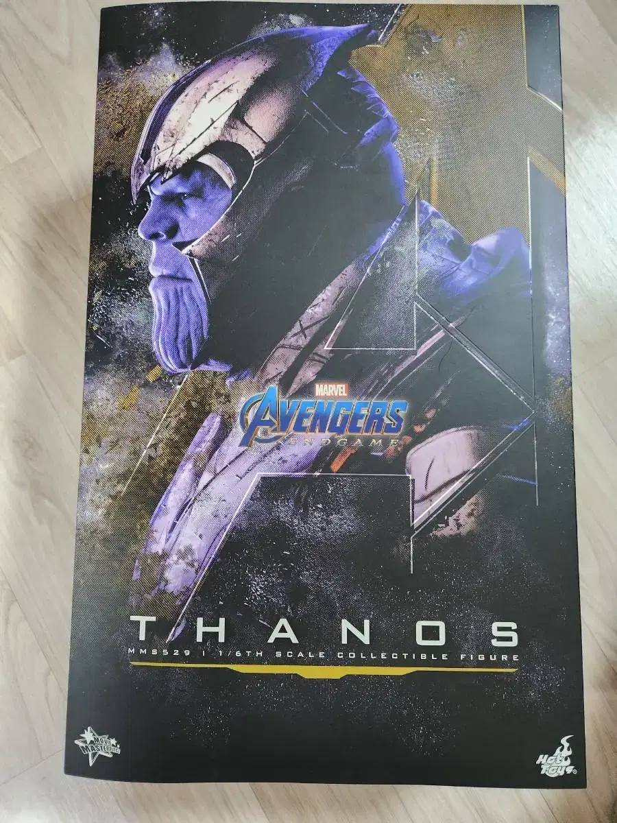 Hot Toys Endgame Thanos Figure