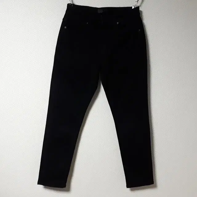 29/Flared Jeans NEU KURZ Black Relaxed Slim Cropped Jeans/29-979