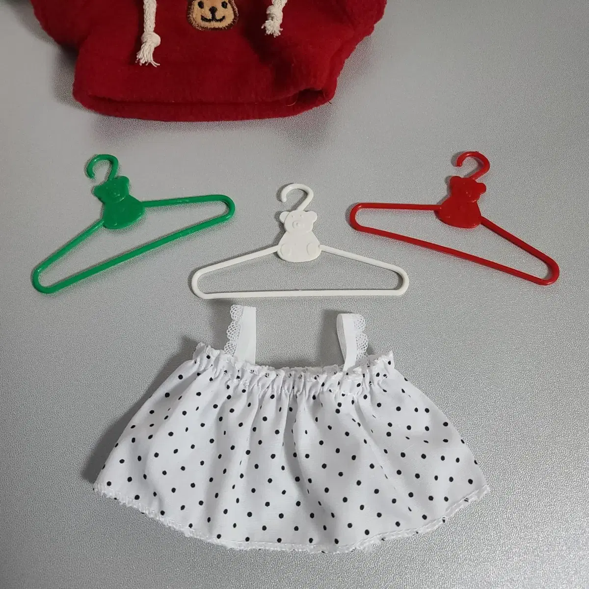 2 doll clothes hangers 500 won / mini clothes hanger super miniature teddy bear