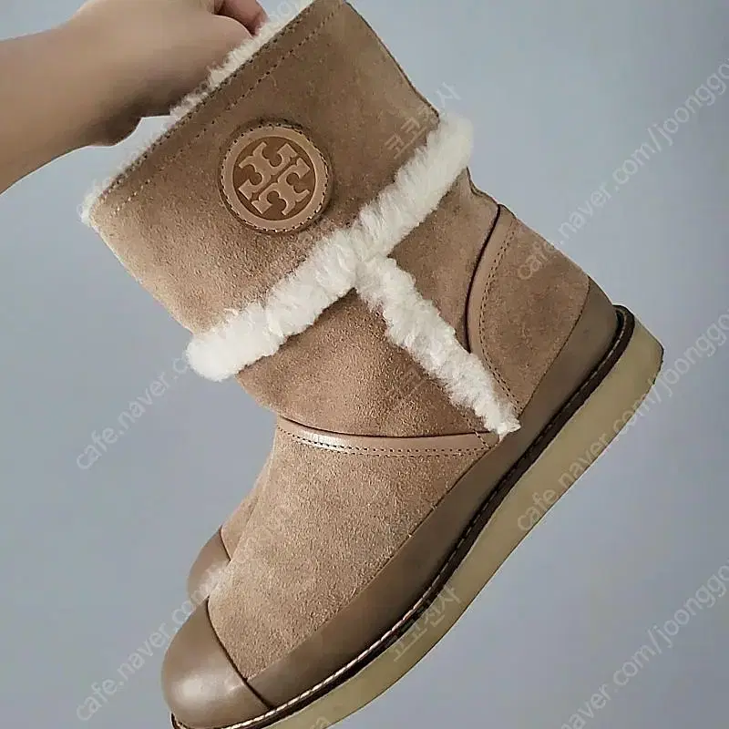 TORY BURCH 토리버치 천연 양털 어그부츠 나딘 카멜 베이지 37