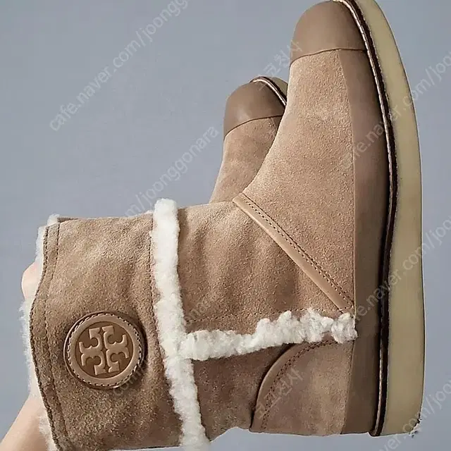 TORY BURCH 토리버치 천연 양털 어그부츠 나딘 카멜 베이지 37