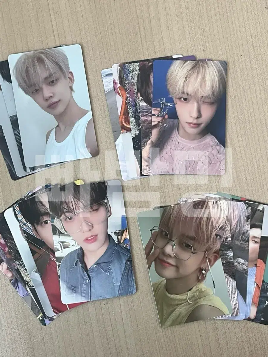 Tomorrow X Together photocard Randomize