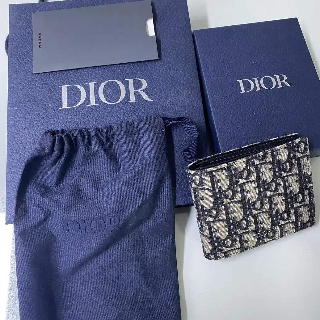 [S급 / 디올 지갑 판매합니다] Dior Compact Wallet