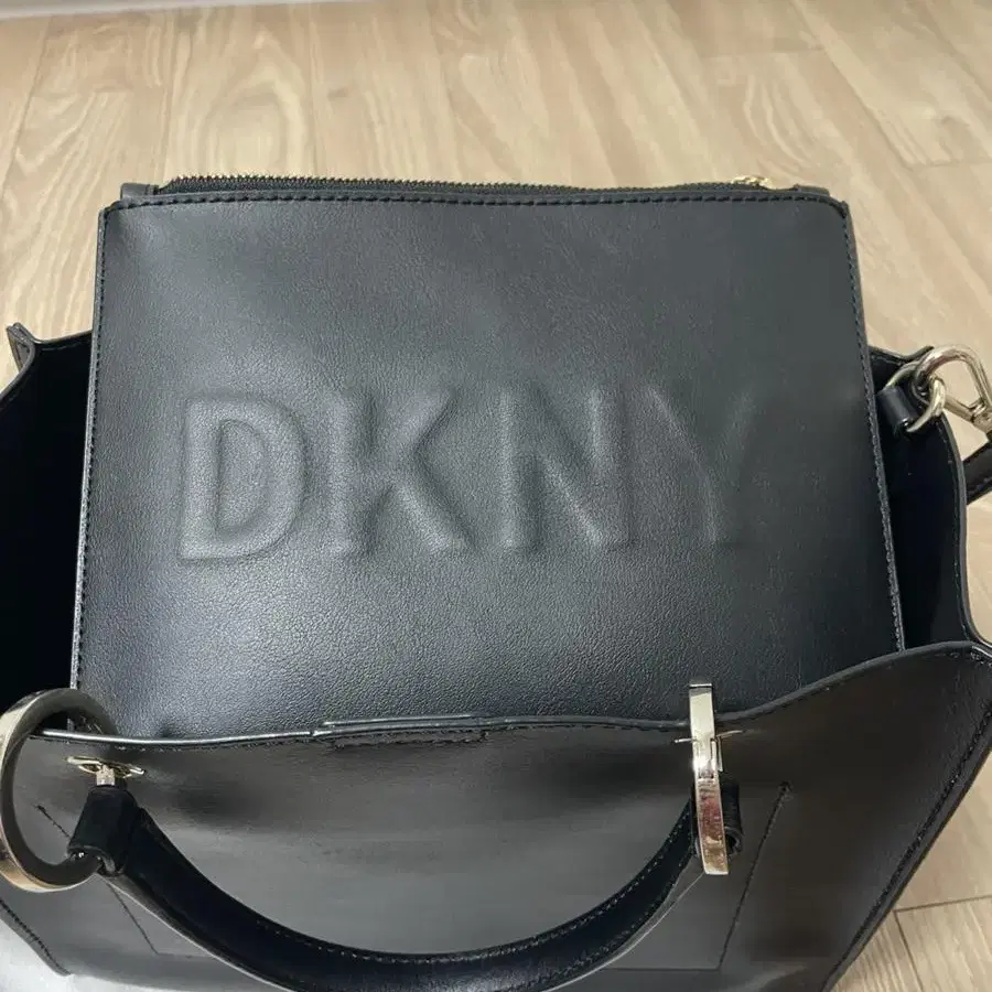 DKNY 숄더백