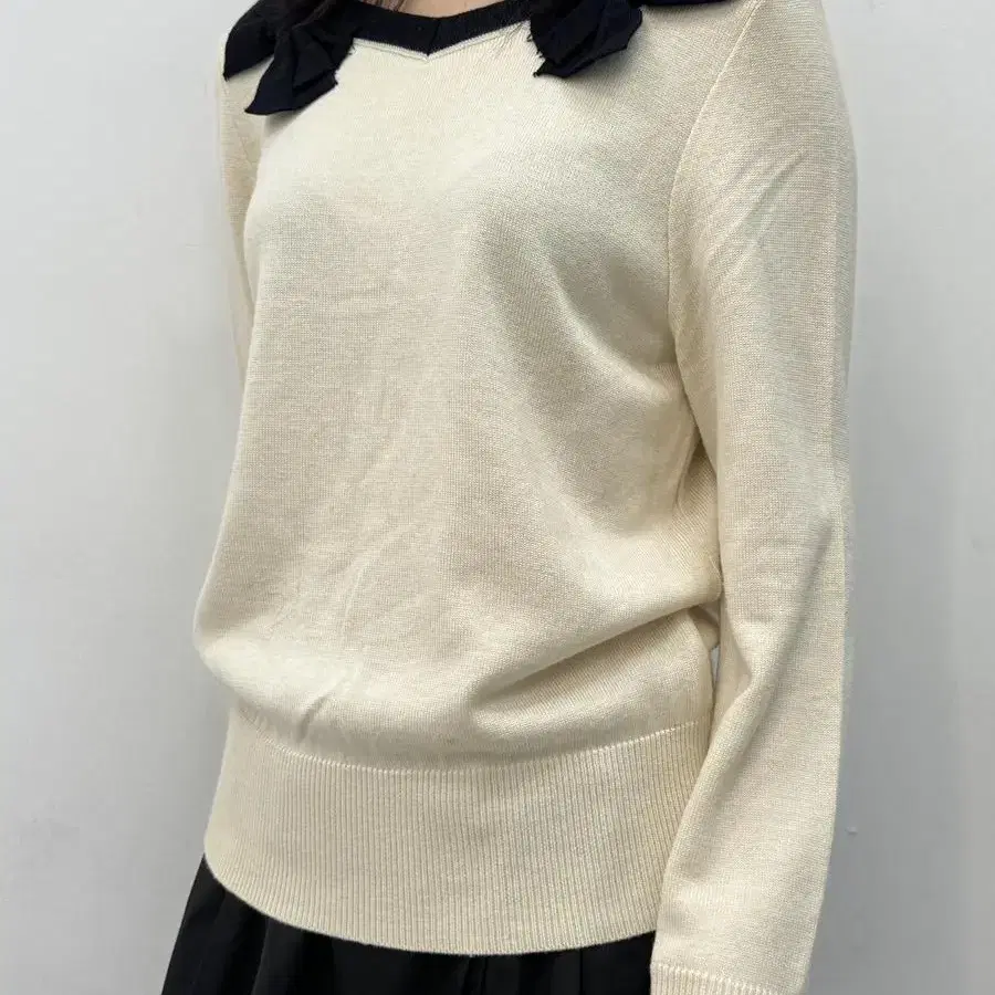 ribbon back button knit top