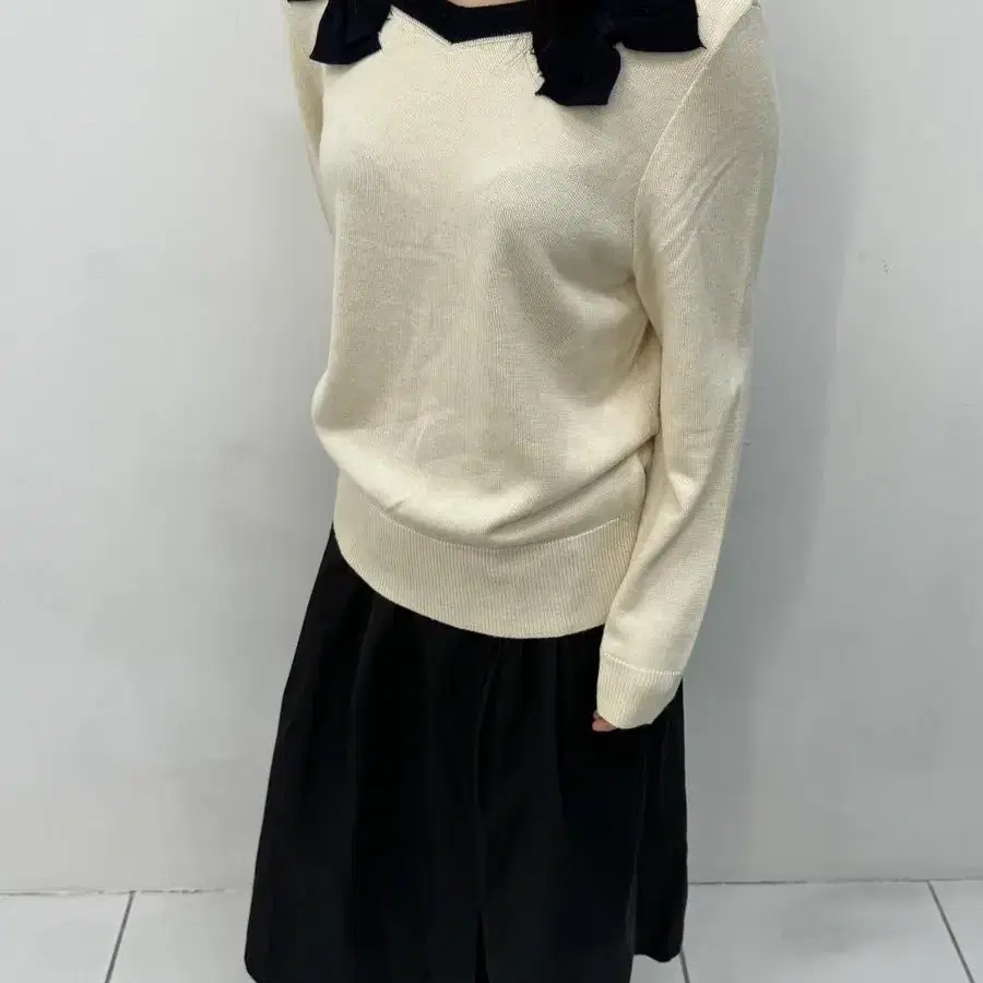 ribbon back button knit top