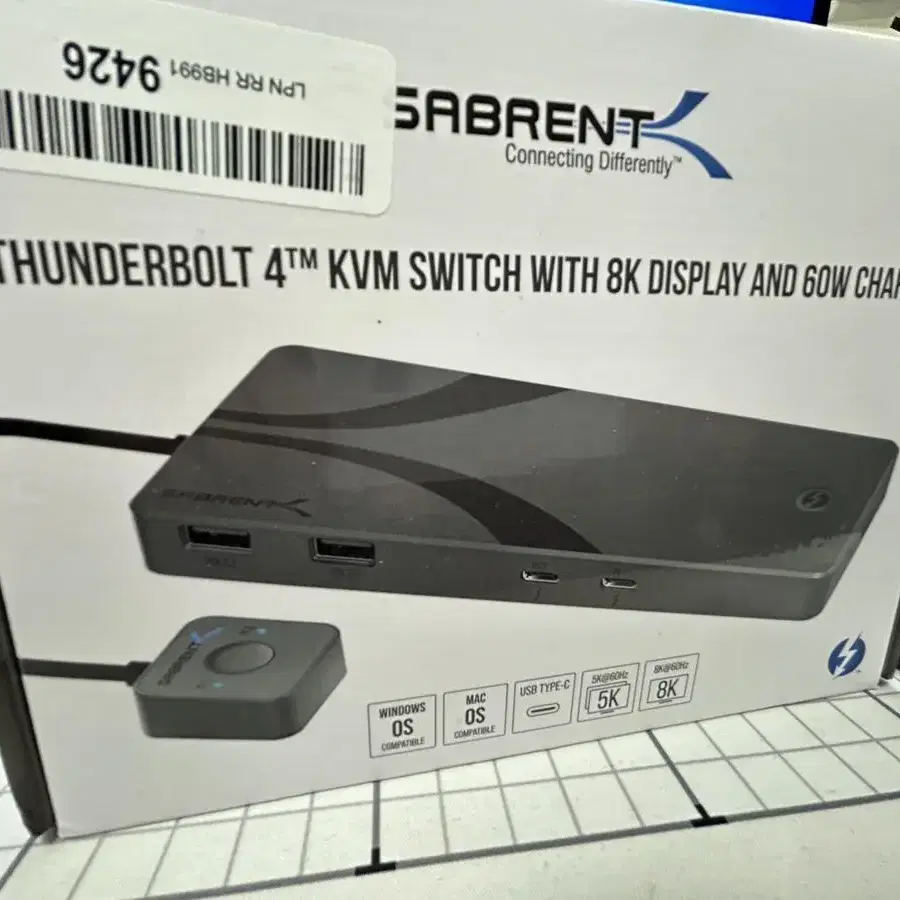 Sabrent Thunderbolt 4 KVM 스위치 호환