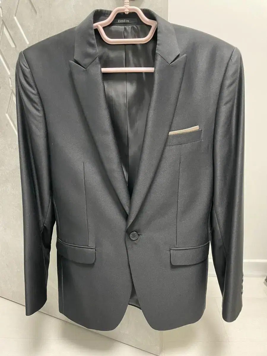 Giorgio Jia Suit Set sells (1 wear)