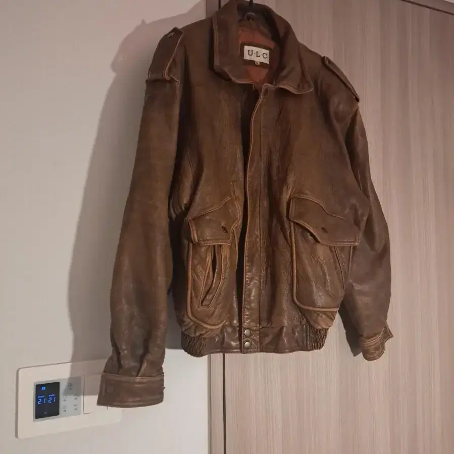 Real Leather TYPE G-1 FLIGHT JACKET