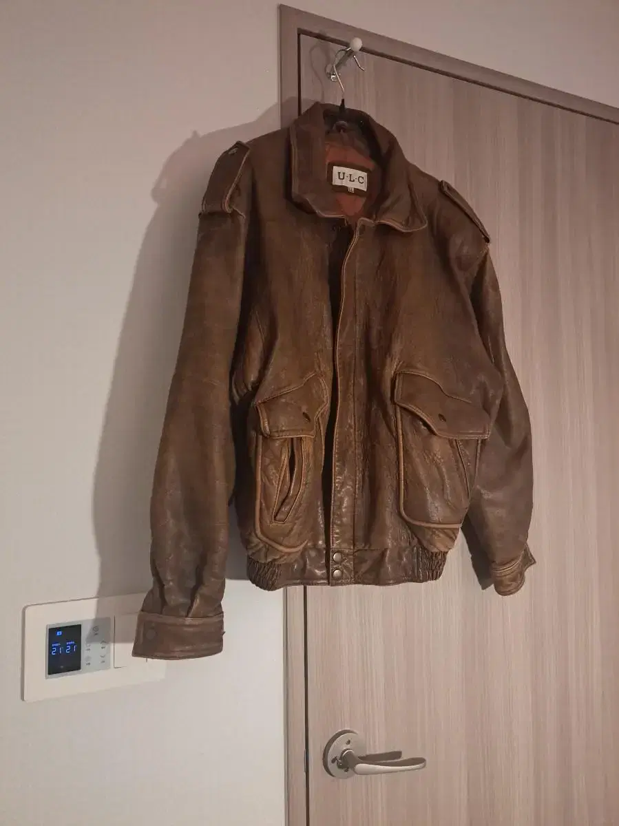 Real Leather TYPE G-1 FLIGHT JACKET