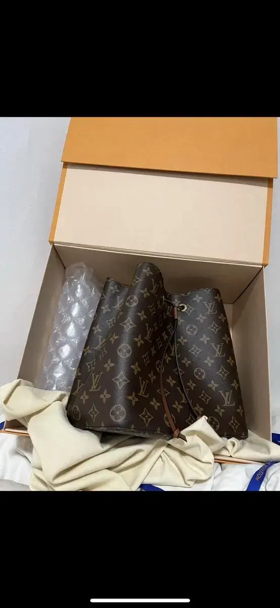 Louis Vuitton Monogram