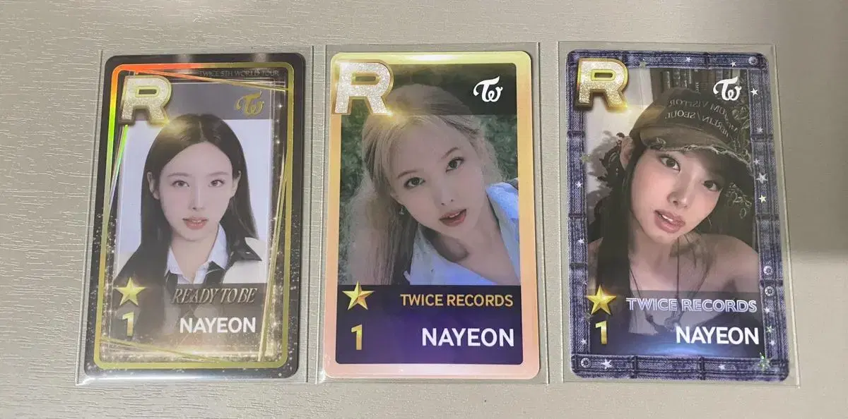 Shusse twice nayeon I sell photo kards!