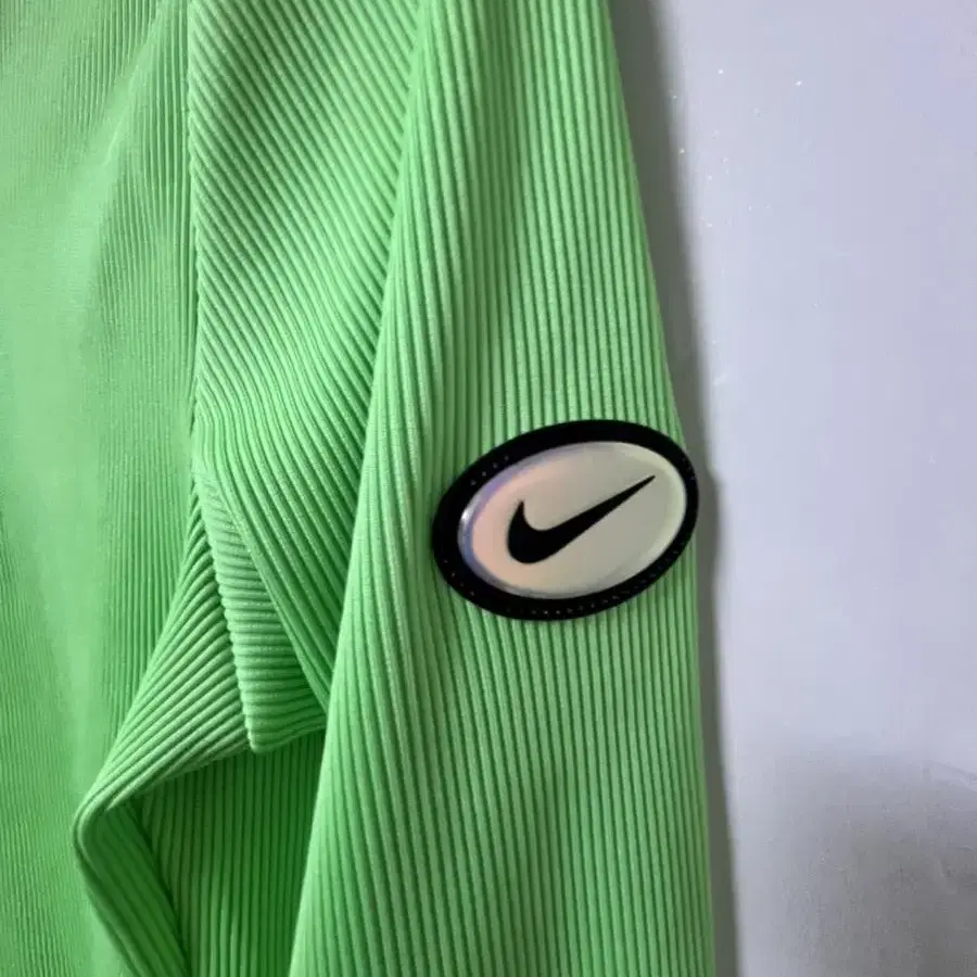 NIKE 나이키 네온 롱슬리브 탑