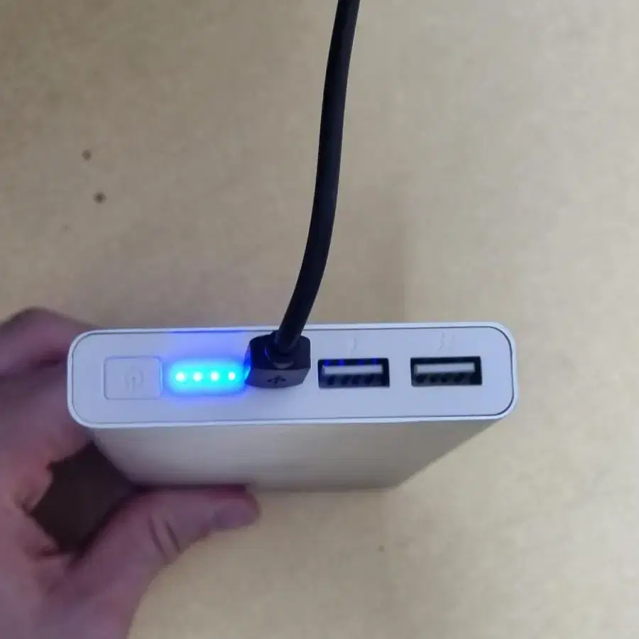 보조배터리 팔아요 (15000mAh)