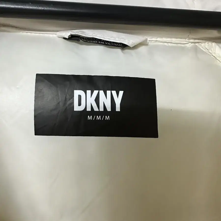 DKNY 패딩점퍼 M / 새상품수준