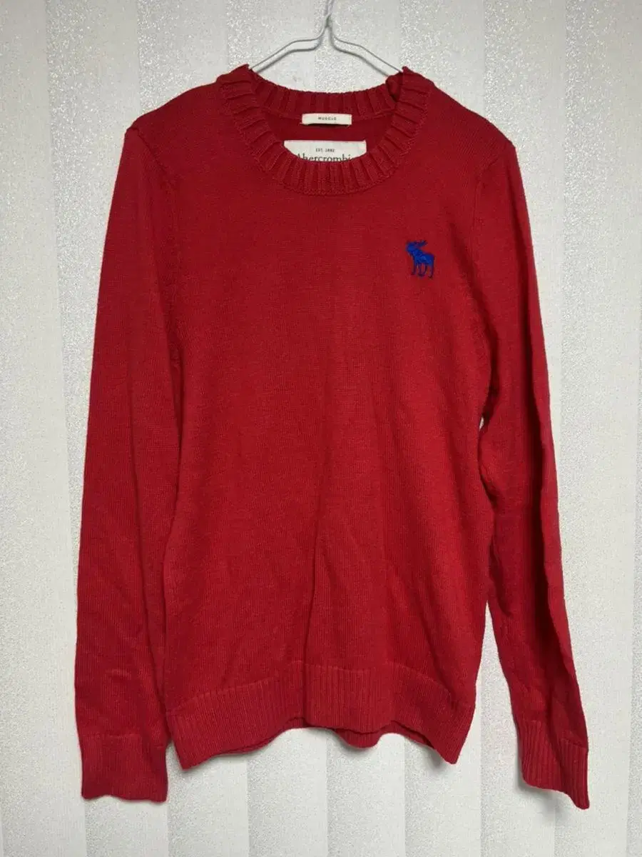 Abercrombie Red Knit M