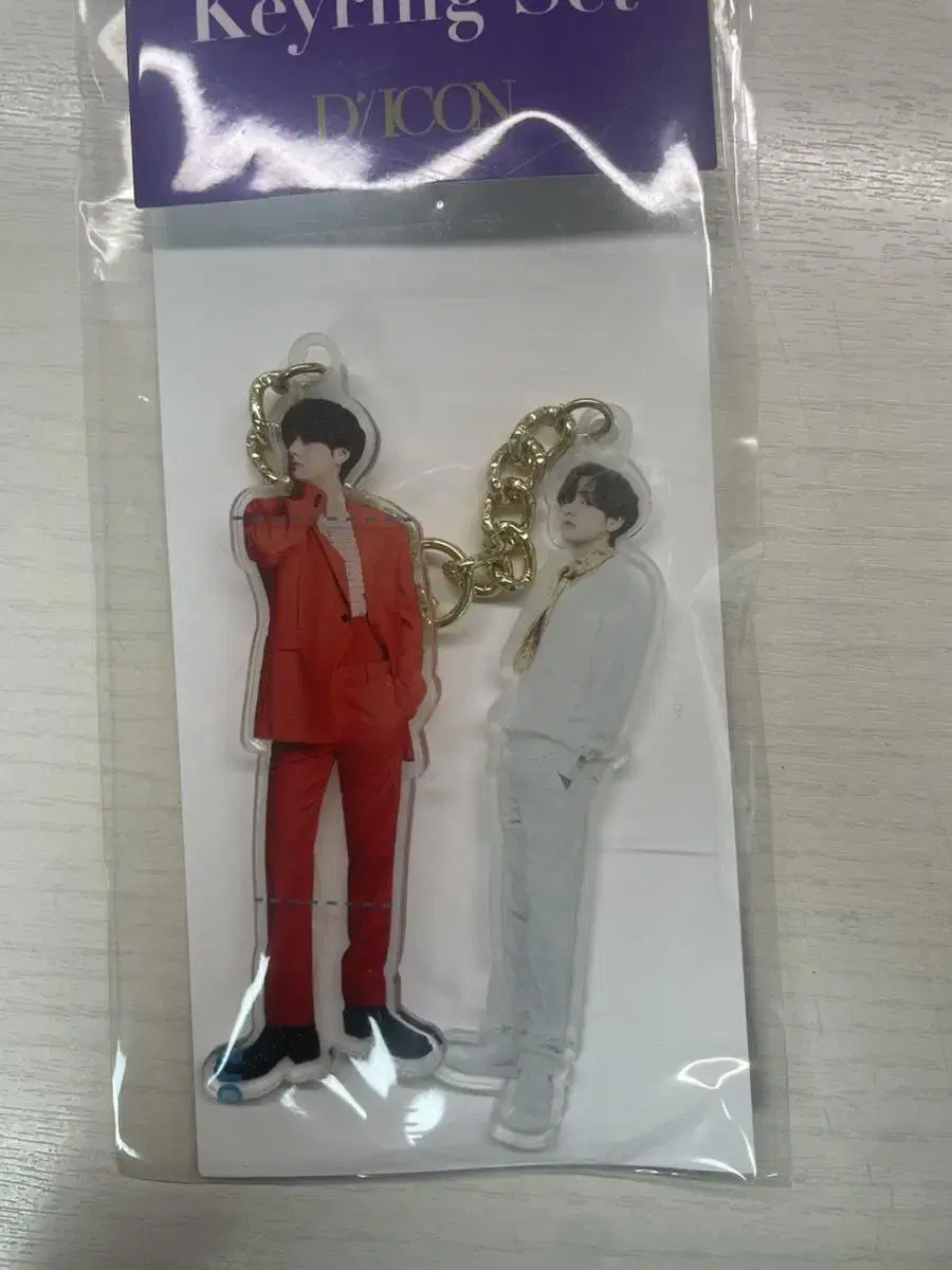 BTS V, jin acrylic Keyring Set