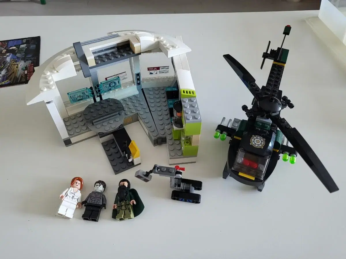 LEGO 76007 Marvel Malibu Mention Attack