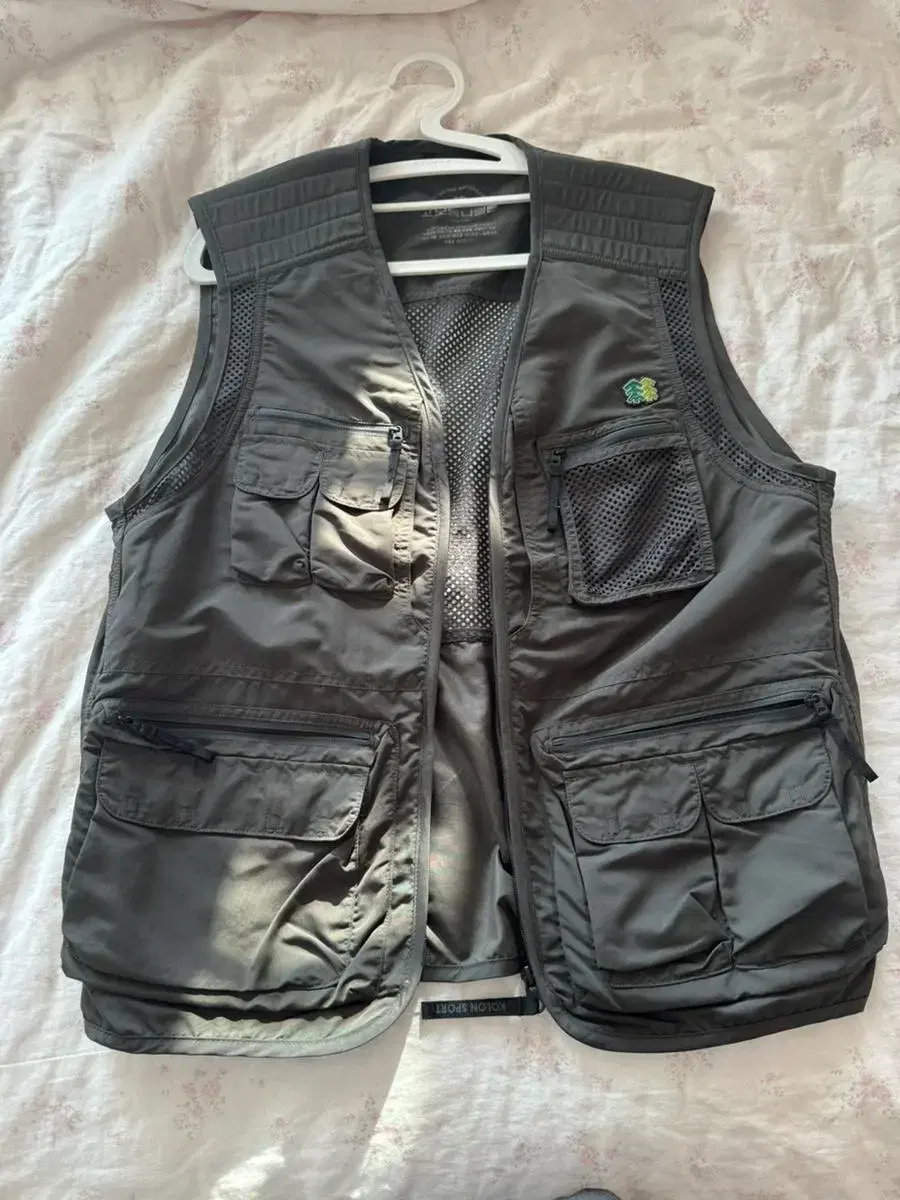 New KOLONGSPORT Multi Vest