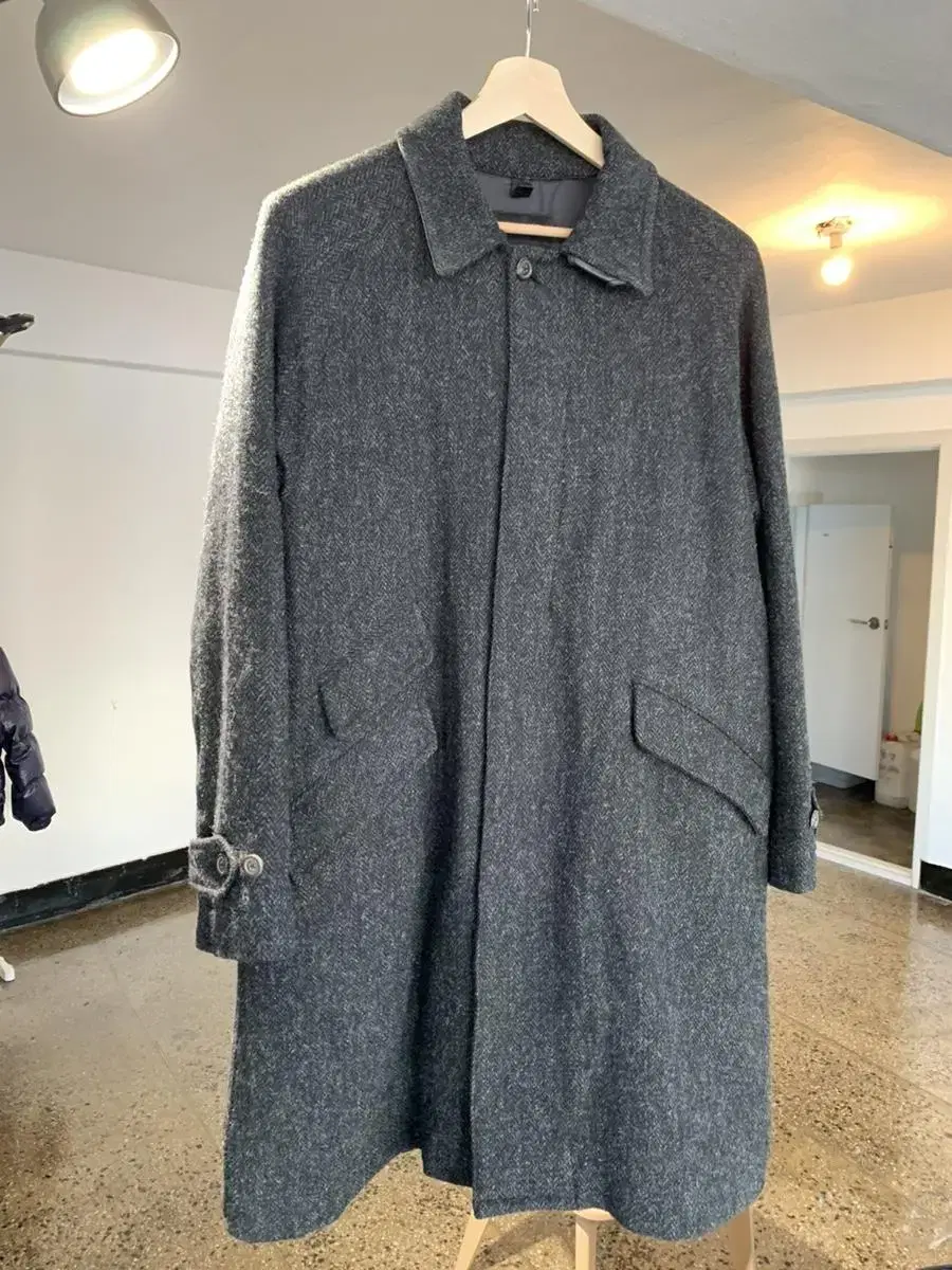 EASTLOGUE Balmacan Coat