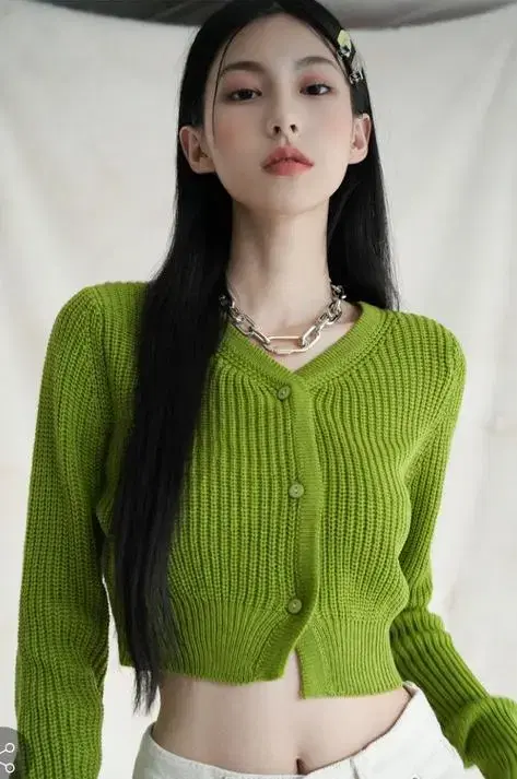 [어반드레스] V-neck Crop Cardigan/OLIVE