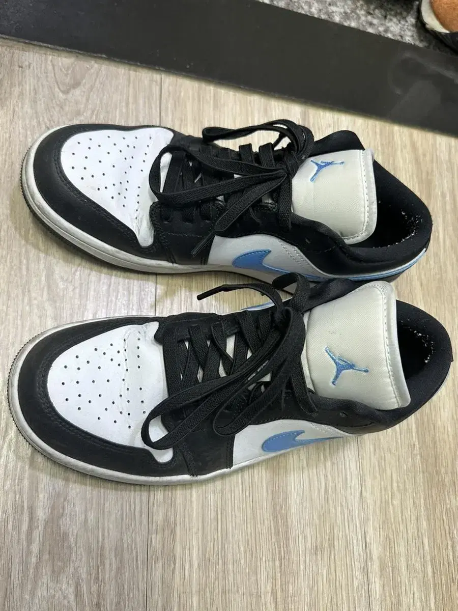 Jordan 1 Low Black University Blue [255]