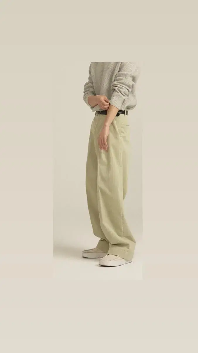 (New) Mint Corduroy Pants (size M)