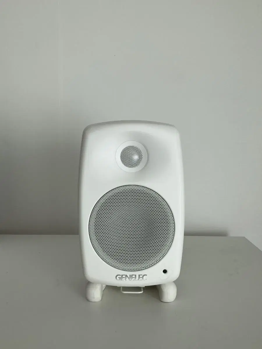 제네렉 genelec 8020d 화이트 1조