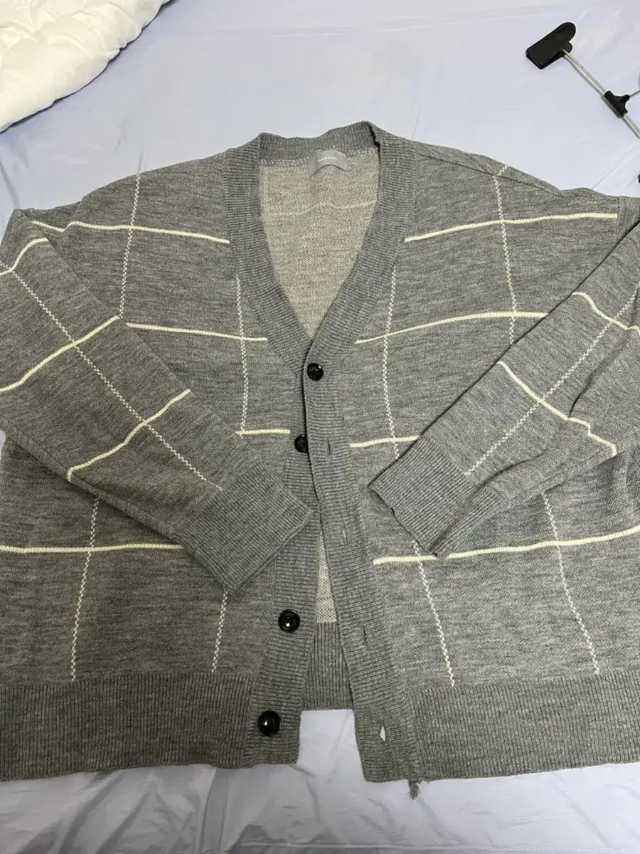 Plain Seoul Gray Check V-Neck Cardigan L