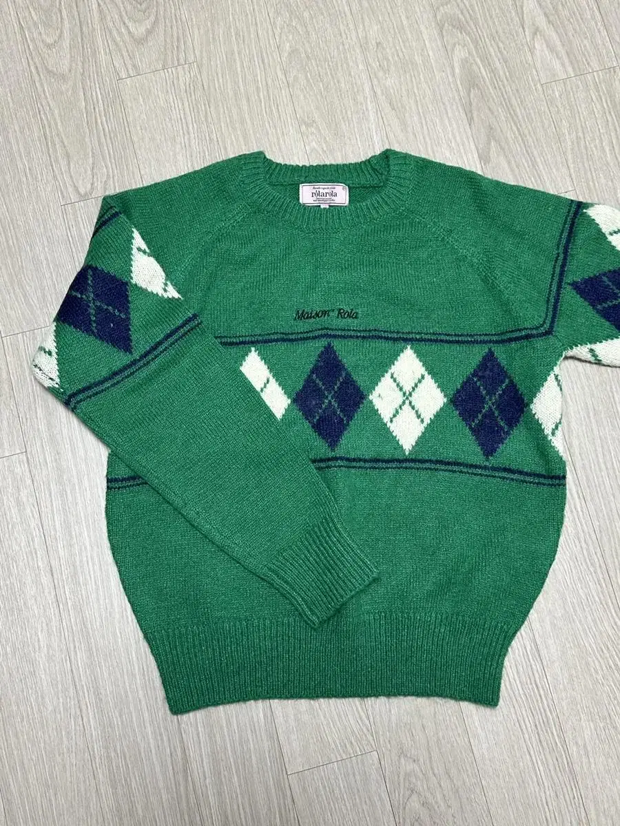 (1회착용)로라로라 아가일 니트 ARGYLE KNIT PULLOVER