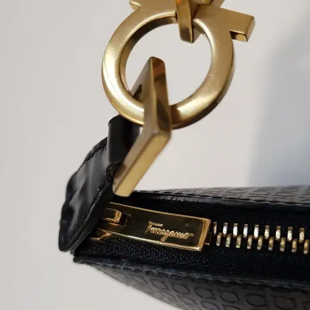 페라가모 FERRAGAMO 간치니 미니 핸드백