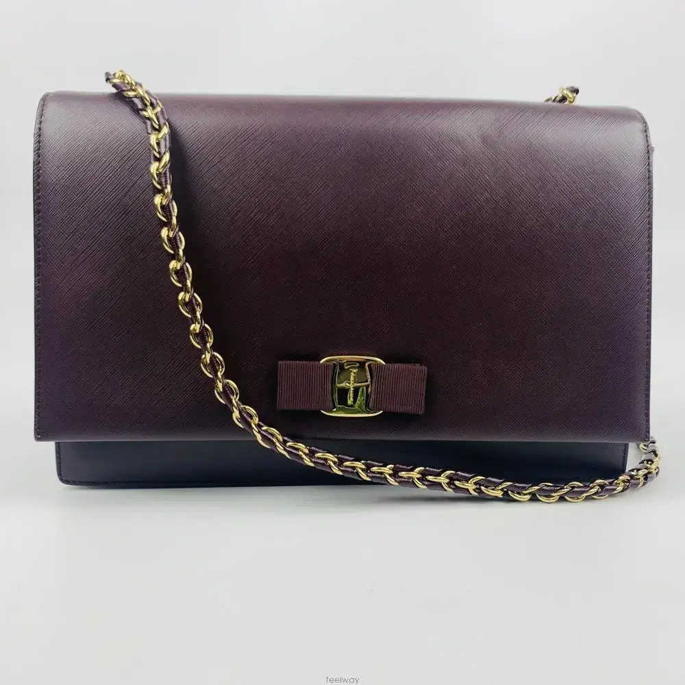 Ferragamo 21E481 Léw Calf Barra Shoulder Bag