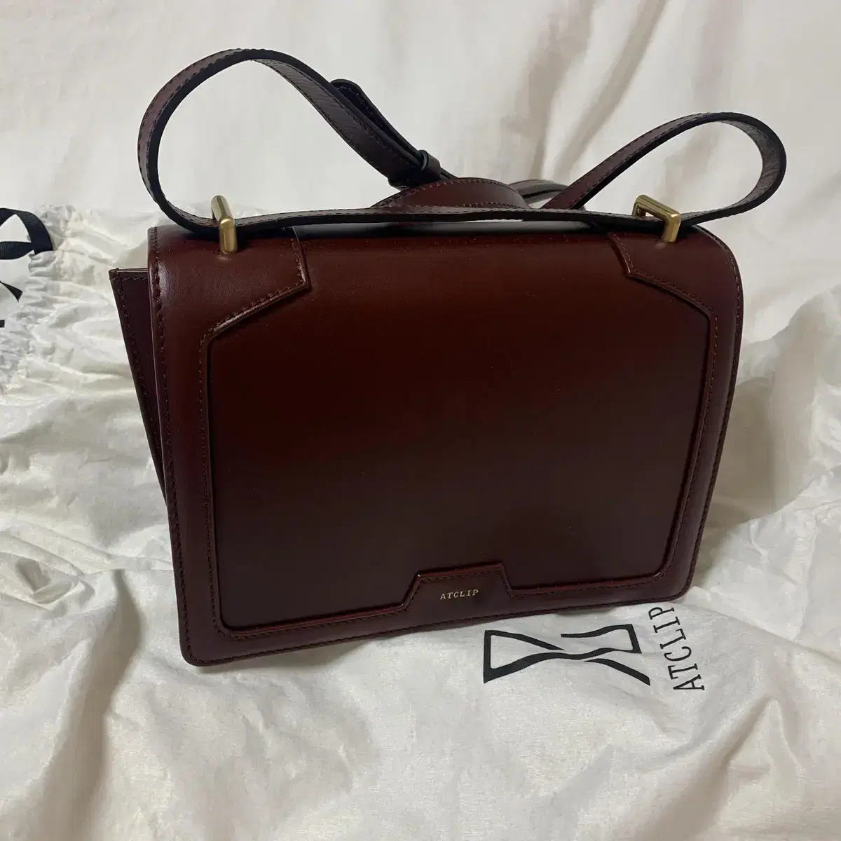 엣클립 가방 ATCLIP FRAME BAG