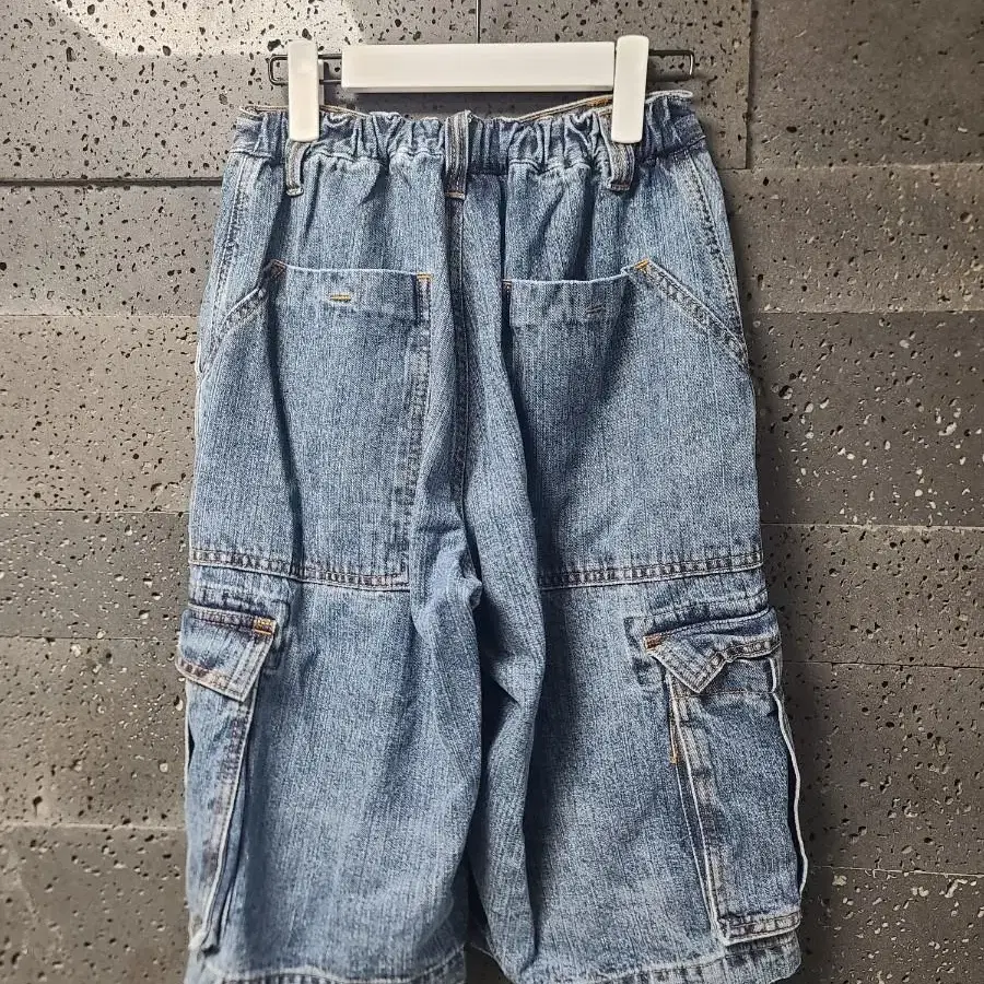 노운 Bermuda cargo denim pants