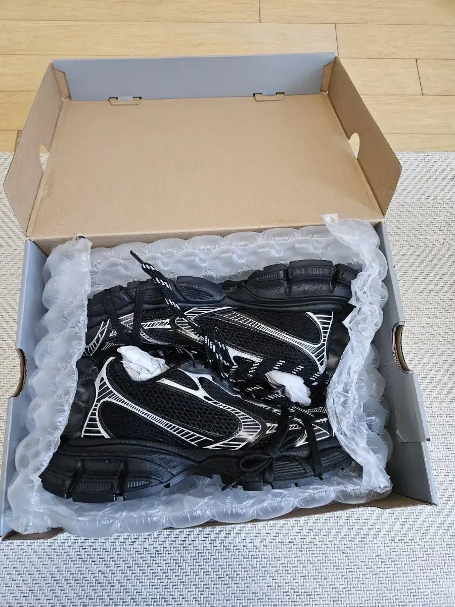 발렌시아가(W) 3XL Sneakers Black 42