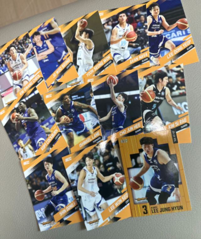 KBL Card Seoul Samsung Thunders sold in bulk (with Lee Jeonghyeon Holo Parallel)