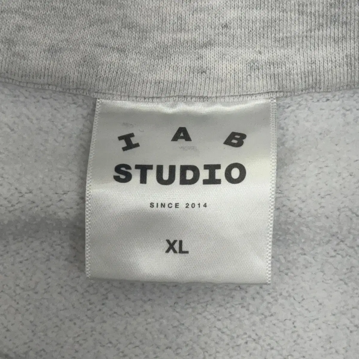 I AB STUDIO 반집업 맨투맨 XL