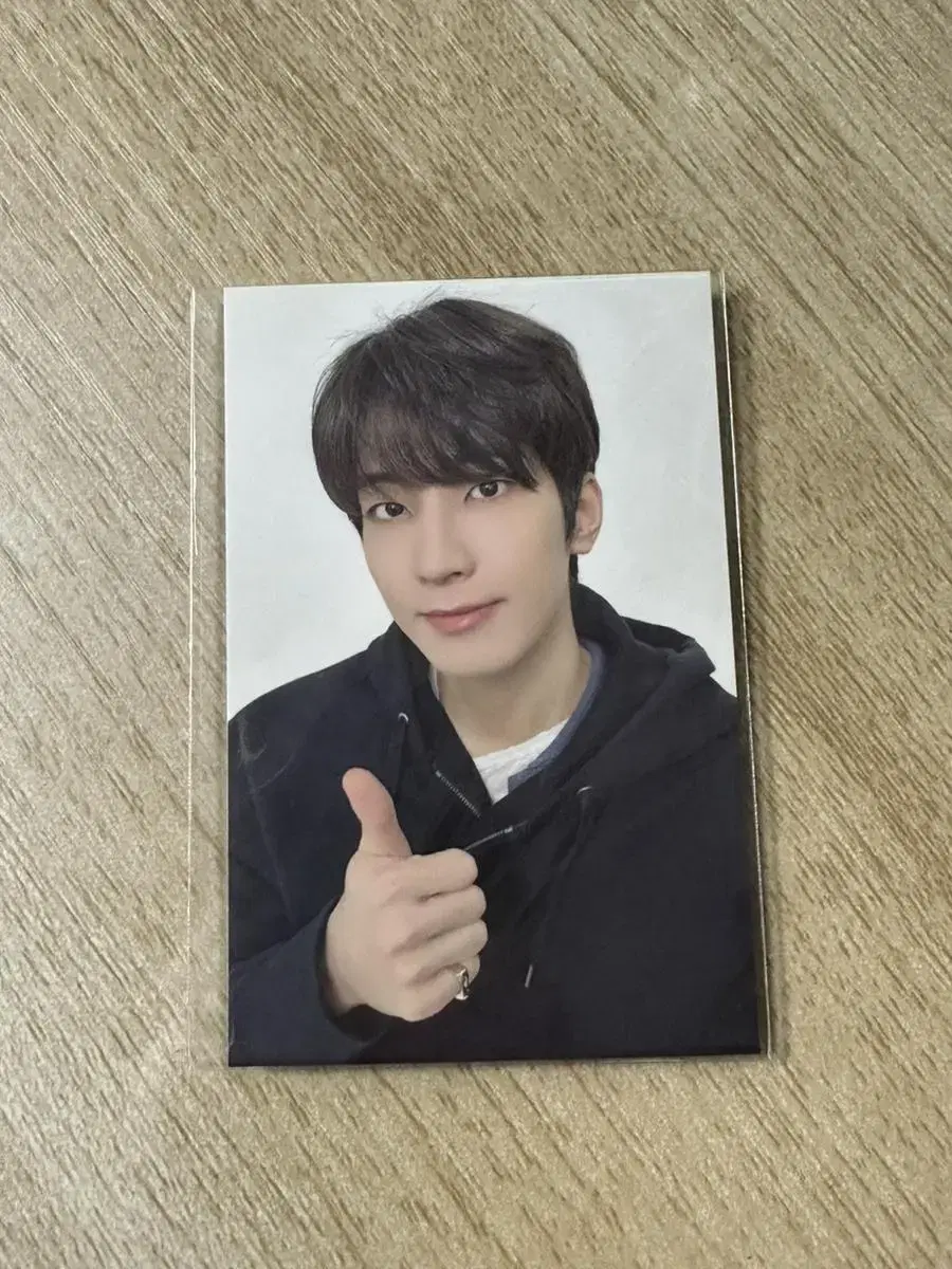 Seventeen Eighth Anniversary wonwoo Earrings Photocard