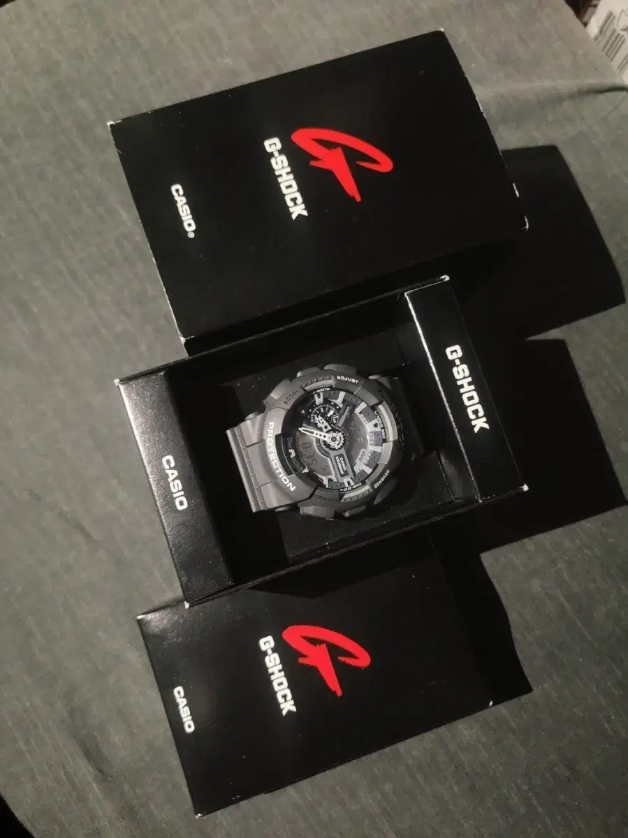 지샥 G-SHOCK 빅페이스 GA110 한정판 무광 다크그레이 컬러.