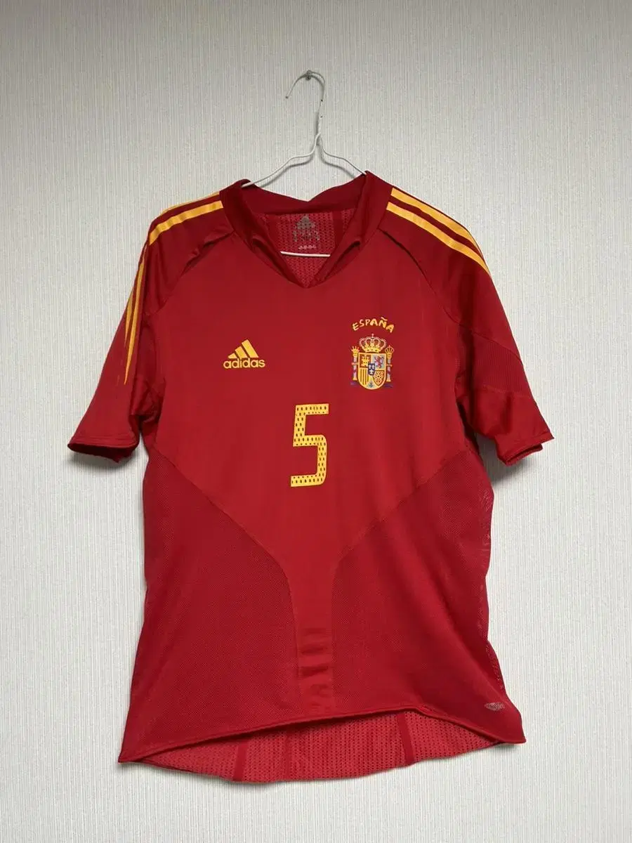 04-06 Spain Carles Puyol Shirt for sale size L